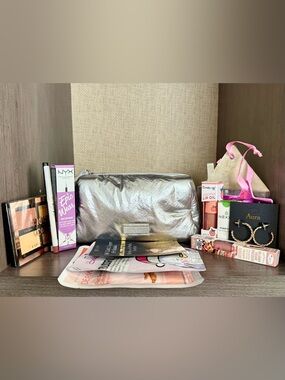 NWT kate spade Metallic Silver Cosmetic Pouch with Beauty Essentials